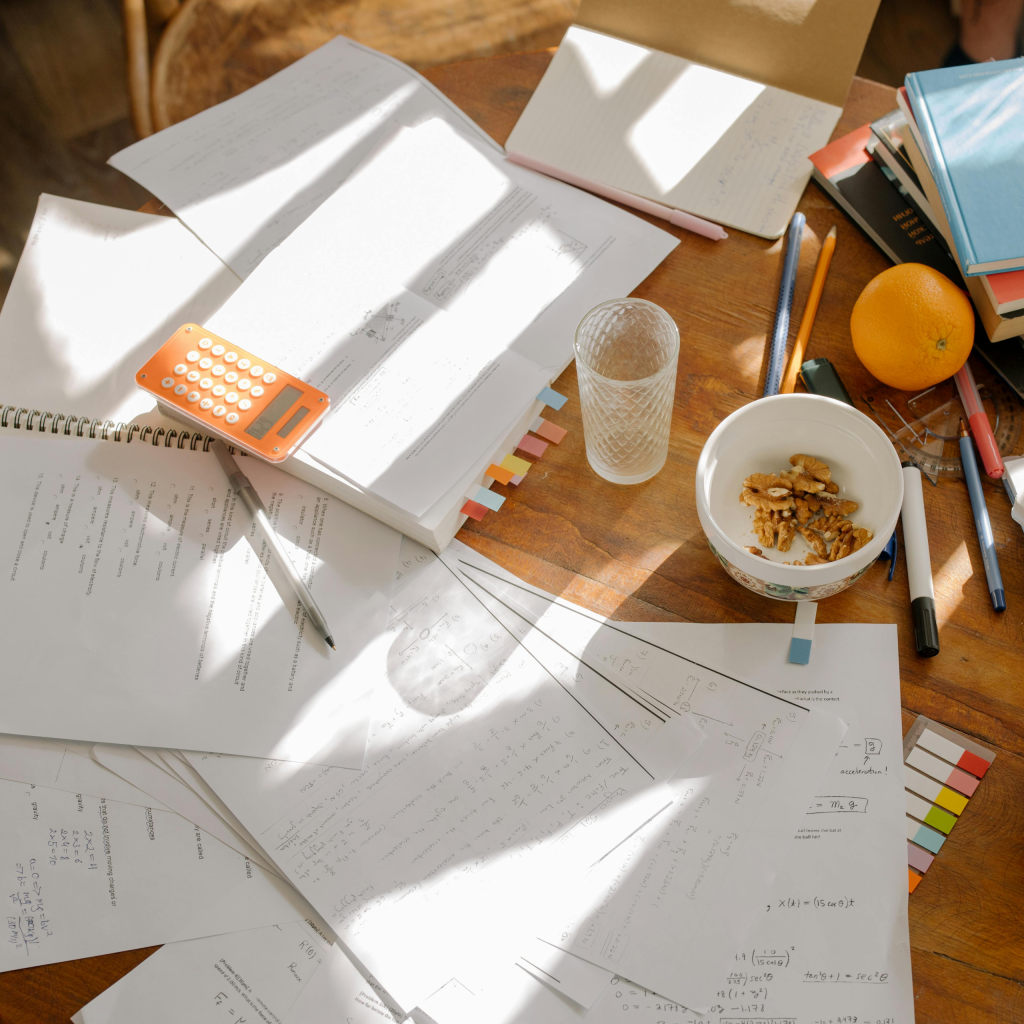 Učenje z jasnim pregledom snovi in strukturiranim učnim pristopom